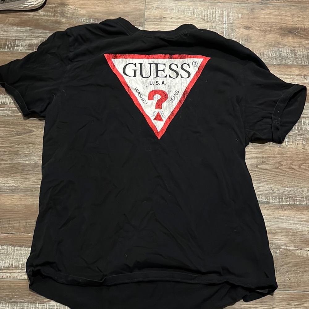 Guess tee
